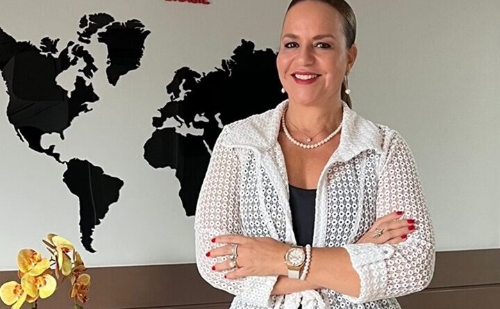 Cileide, por outro lado, segue como um contraponto necessário: uma liderança que age, denuncia e inspira.