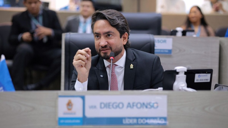 Câmara de Manaus delibera projeto de Diego Afonso que garante isenção de IPTU para ruas em más condições