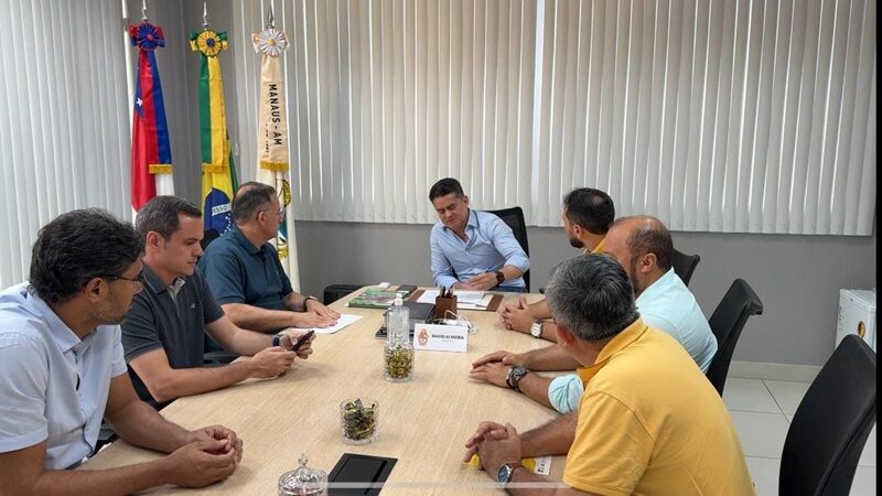 Prefeito David Almeida anuncia banca organizadora do concurso da Semed com mais de mil vagas