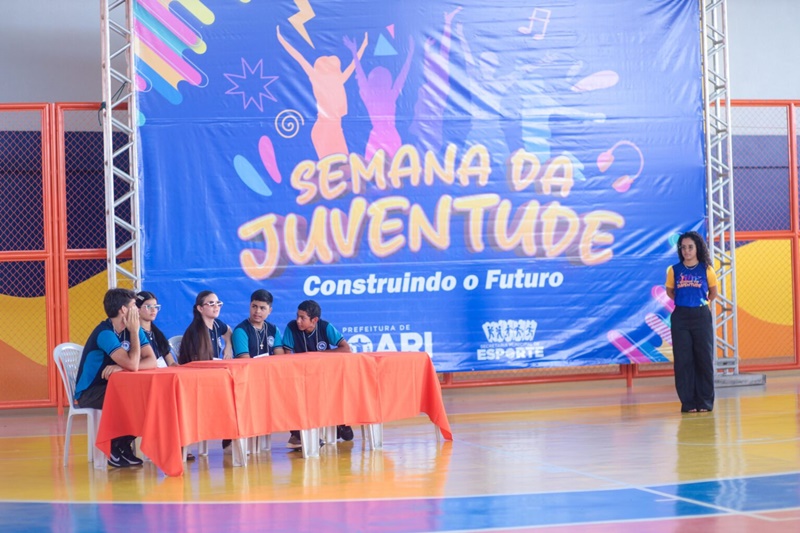 Semana da juventude 2025 tem início em Coari com batalha do conhecimento
