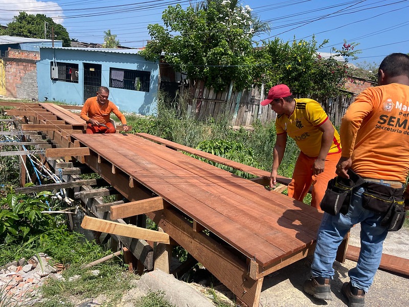 Prefeitura de Manaus constrói pontes nas ruas São Paulo e Rio Sol e transforma a rotina de moradores
