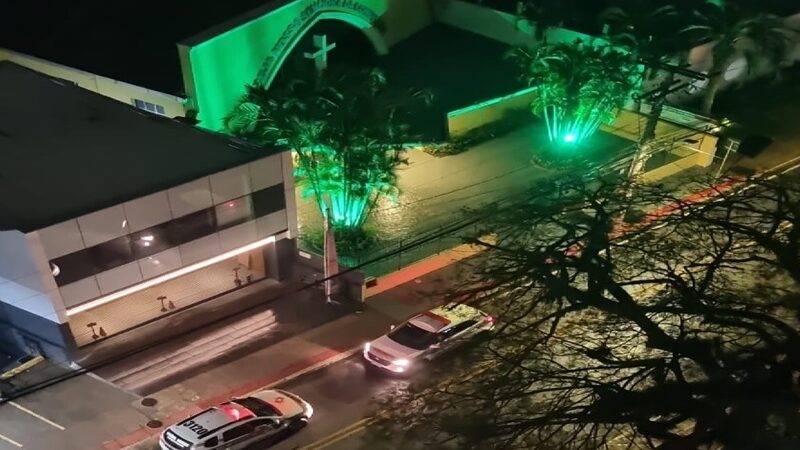 Tentativa de furto em igreja histórica do Centro de Florianópolis termina com suspeito preso