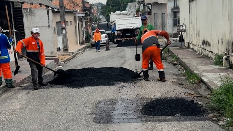 Moradores do bairro Cidade Nova celebram a chegada do novo asfalto da Prefeitura de Manaus