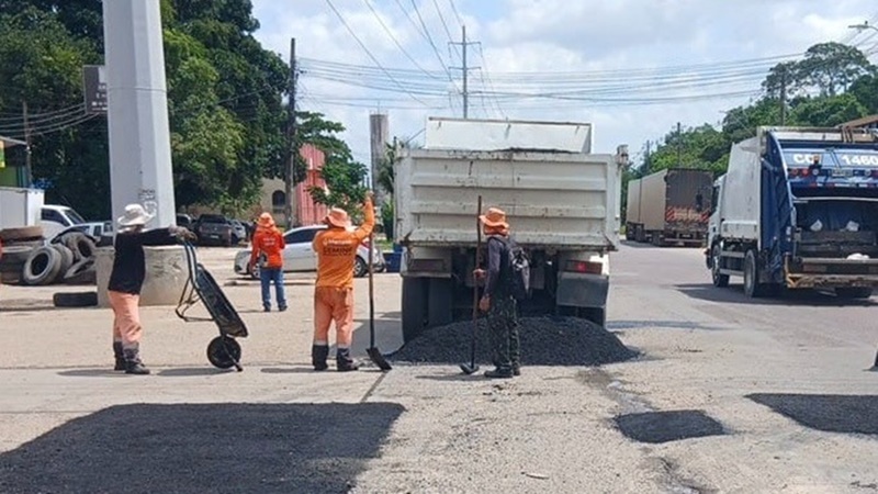 Prefeitura de Manaus realiza recuperação asfáltica no bairro Lago Azul
