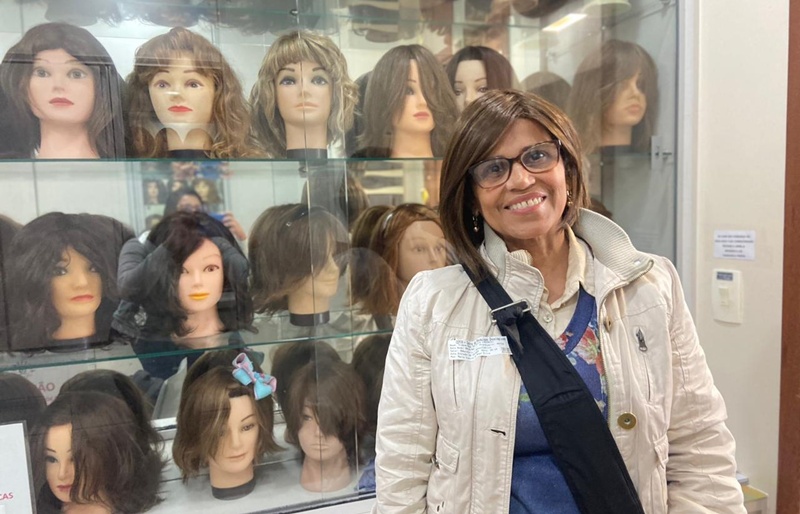 Associação de Voluntários do CEPON amplia empréstimo de perucas em mais de 30% a pacientes oncológicos em Santa Catarina