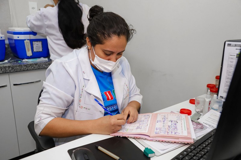 Prefeitura de Manaus alerta que apenas 36% dos beneficiários do Bolsa Família fizeram acompanhamento em saúde