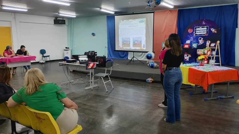 Educadores da Prefeitura de Manaus recontam histórias do cotidiano a partir do olhar das crianças em evento na zona Norte
