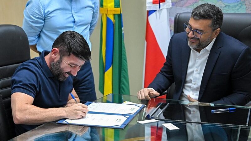 Prefeito Nicson Marreira firma convênio para pavimentar bairros de Tefé