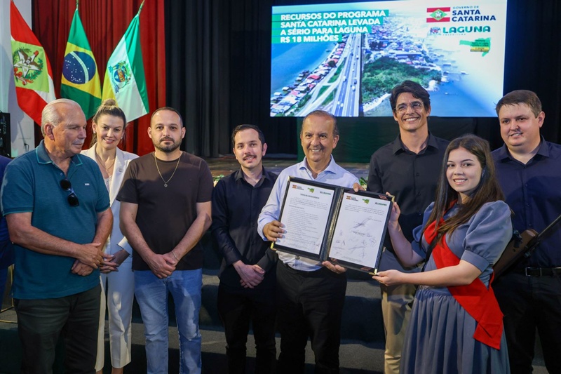 Em Laguna, Jorginho Mello anuncia R$ 33,4 milhões para melhorias em todas as escolas estaduais do município, dragagem de rios e obras de infraestrutura