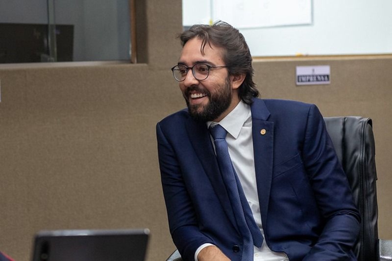 Deputado Thiago Abrahim apresenta projeto para modernizar sistemas públicos e estimular empreendedorismo digital no AM