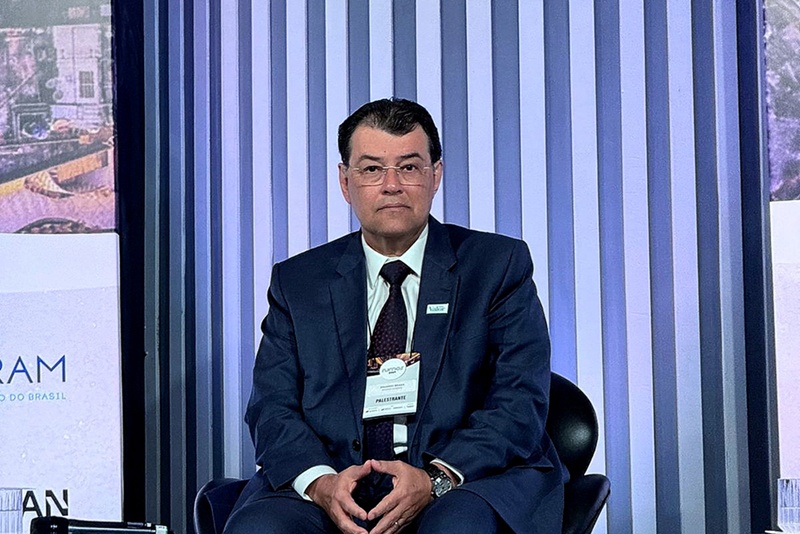 Senador Eduardo Braga com o Trabalho e dedicação melhorando a vida da população de Itamarati