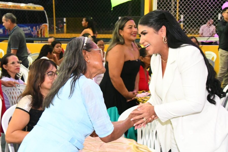 Kelly Barbosa, de Tefé, está entre as primeiras-damas com maior engajamento nas redes sociais do Amazonas