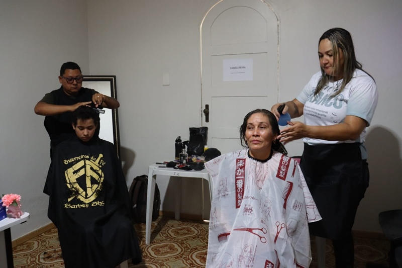 Janeiro Branco: ação da Prefeitura de Itacoatiara no CAPS oferece corte de cabelo, hidroginástica, massoterapia e outros serviços