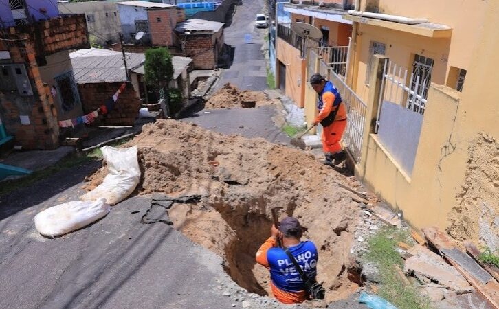 Petrópolis recebe recuperação de rede de drenagem profunda da prefeitura na rua Nova Olinda