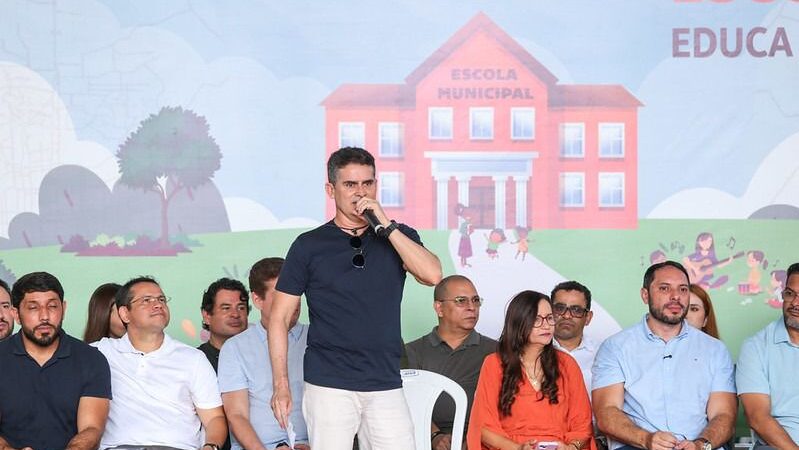 Prefeito David Almeida abre ano letivo de 2026 na zona ribeirinha e reafirma a educação como instrumento de transformação na Amazônia