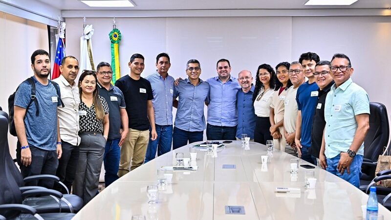 Roberto Cidade recebe comitiva de Manicoré e discute parcerias técnicas para o município