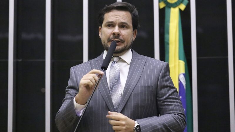 Deputado Federal Capitão Alberto Neto defende internet de qualidade para escolas, hospitais e comunidades da Amazônia