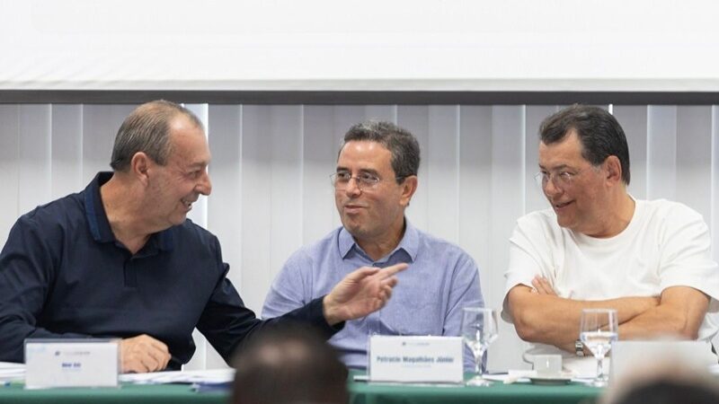 Omar Aziz reforça apoio ao cooperativismo do Amazonas em reunião com dezenas de lideranças do setor